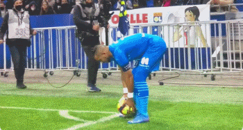 篮球NBA球队教练讨论轮换阵容（NBA球队教练研讨轮换阵容方案）