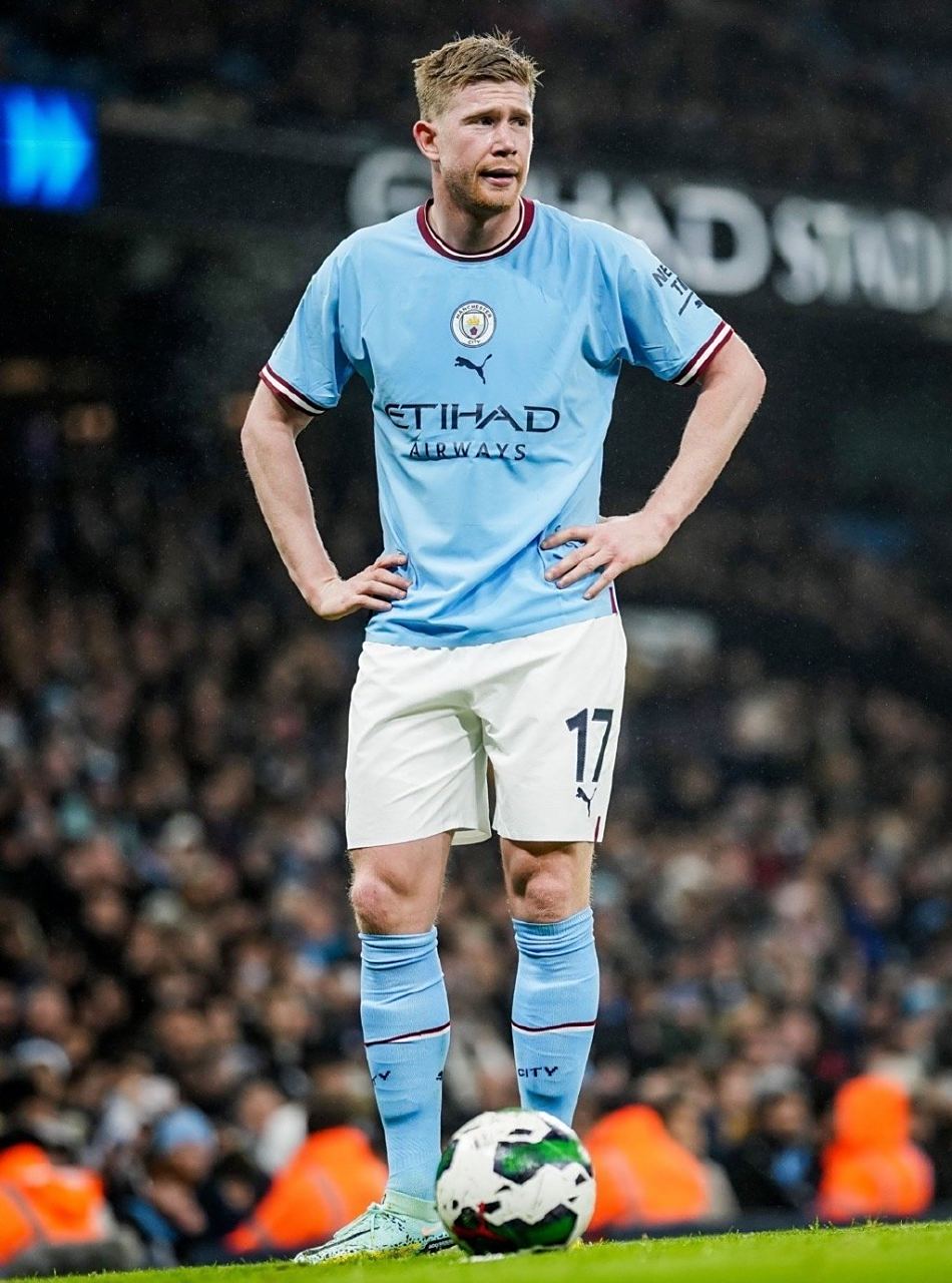 莱万传记：巴萨曾要求停止进球，不然需付给拜仁250万奖金（传记披露：巴萨曾劝莱万暂缓进球，否则将向拜仁支付250万奖金）