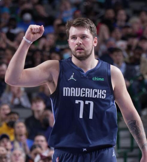 穆斯卡特：林加德表现很好，但吾米提江和他表现至少一样好（穆斯卡特：林加德发挥出色，吾米提江表现不相上下）