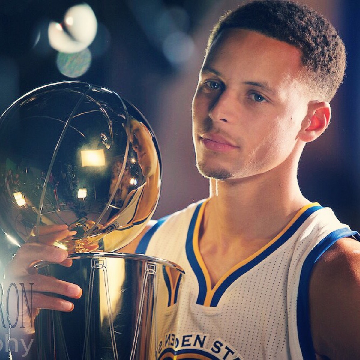 今天体能考验很大！杨瀚森次节被换下脸露疲倦（体能挑战严峻！杨瀚森次节被换下显露疲态）