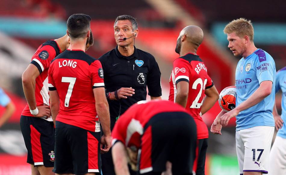 斯内德：姆巴佩会赢得2026年金球奖；没有人效力皇马时想离开（斯内德：看好姆巴佩夺2026金球；在皇马时没人想离队）