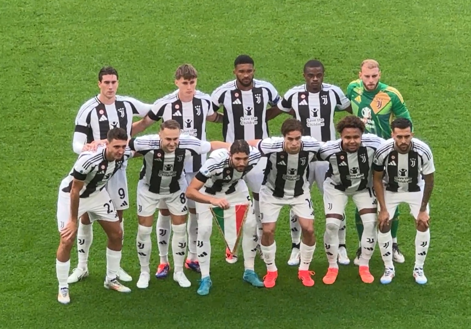 马丁内斯：C罗的价值绝不仅限于辉煌的过去，更立足于当下（马丁内斯：C罗的价值不止于昔日荣光，更在当下闪耀）