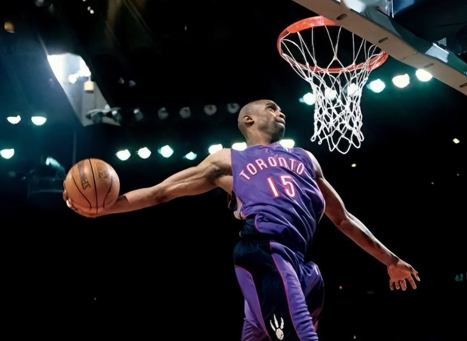 莱切vs都灵首发：斯图利奇领衔！弗拉西奇、亚当斯、贝里沙在列（莱切对阵都灵首发出炉：斯图利奇领衔，弗拉西奇、亚当斯、贝里沙入选）