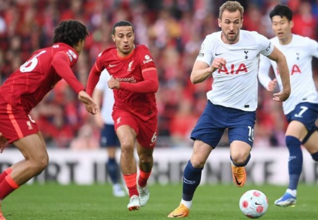 武磊迎34岁生日，个人官博感言：伤痛终将过去，步履始终磊落（34岁生日之际，武磊在官博发声：伤痛终会过去，脚步依旧磊落）