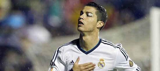 意甲：尤文客场3-0轻取卡利亚里（意甲战报：尤文客场3比0完胜卡利亚里）